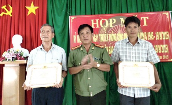 CATN: Khen thưởng người dân bắt trộm 